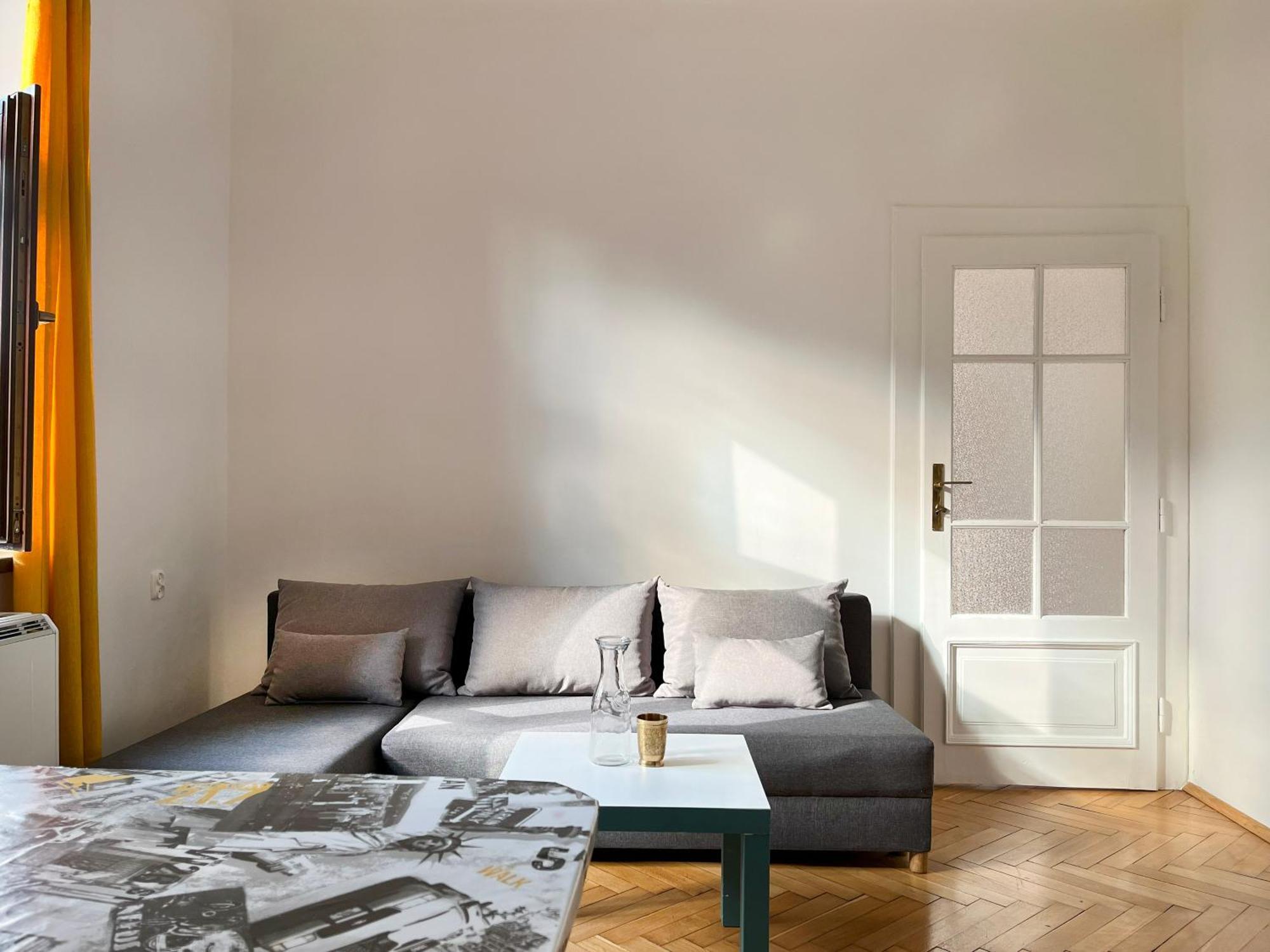 With Separate Bedroom In The Heart Of Krakow, Market Square Appartement Krakau