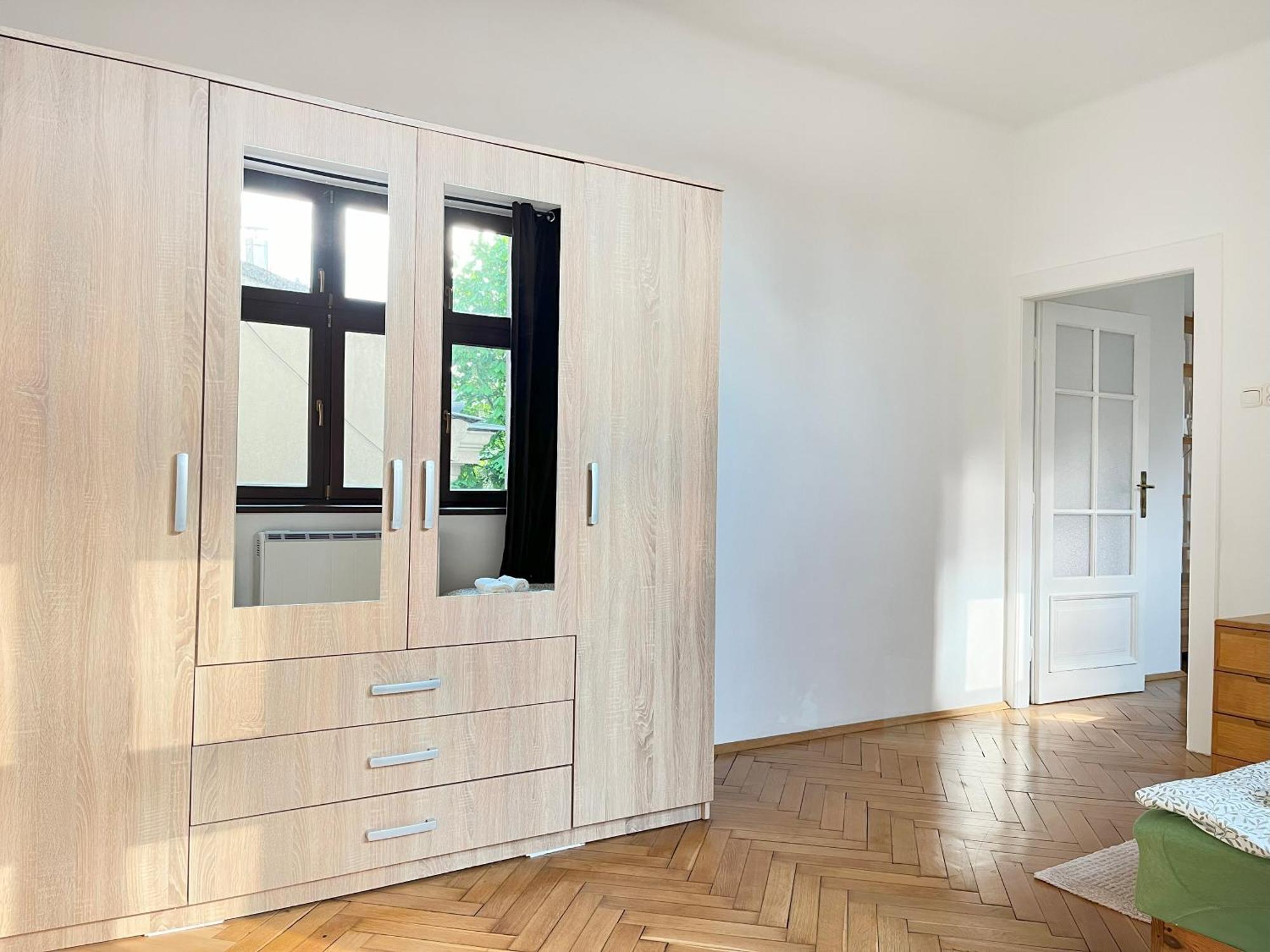 With Separate Bedroom In The Heart Of Krakow, Market Square * Krakau